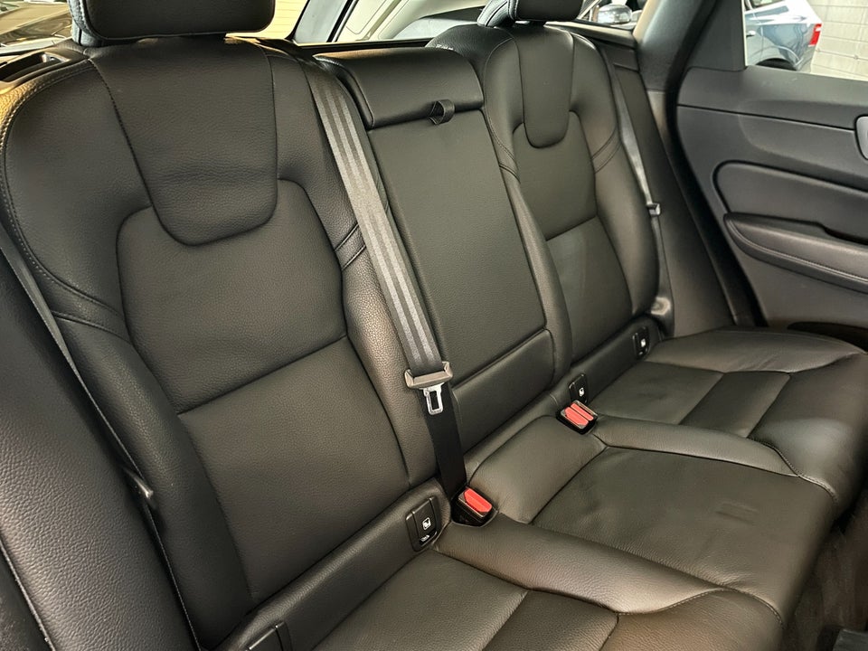 Volvo XC60 2,0 T6 ReCharge Inscription aut. AWD 5d