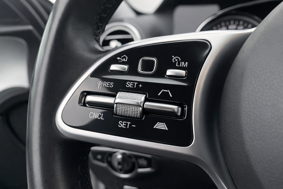 Mercedes E300 de 2,0 Avantgarde stc. aut. 5d