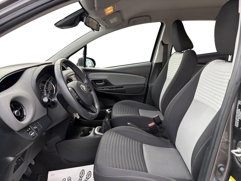 Toyota Yaris 1,0 VVT-i T2 5d