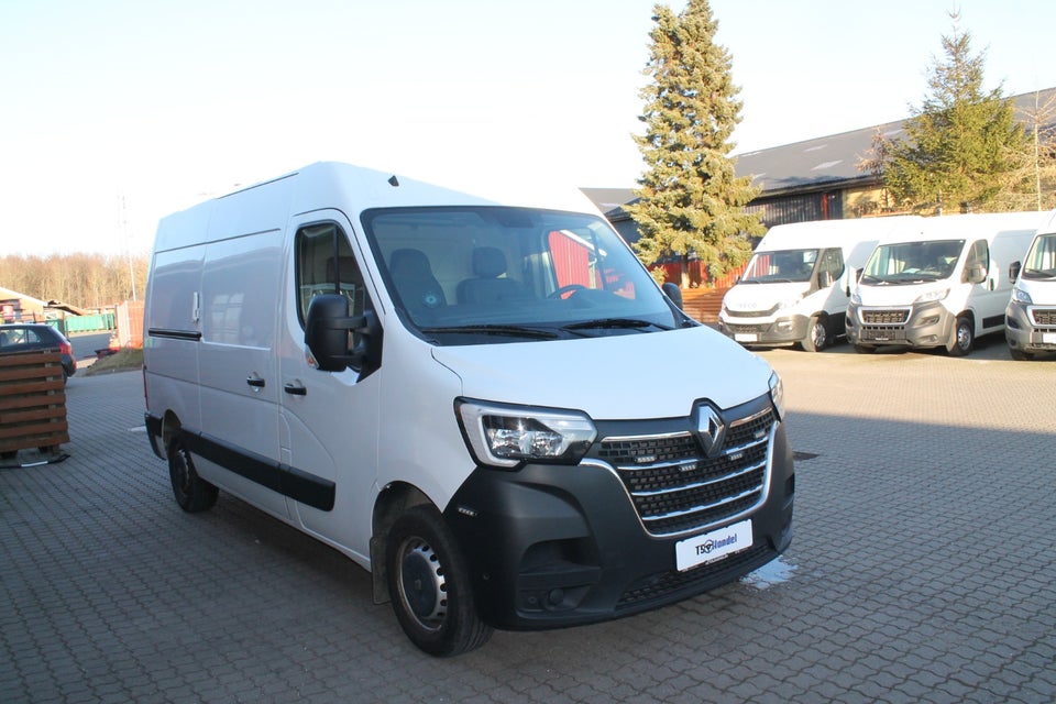 Renault Master IV T33 2,3 dCi 135 L2H2 Kassevogn