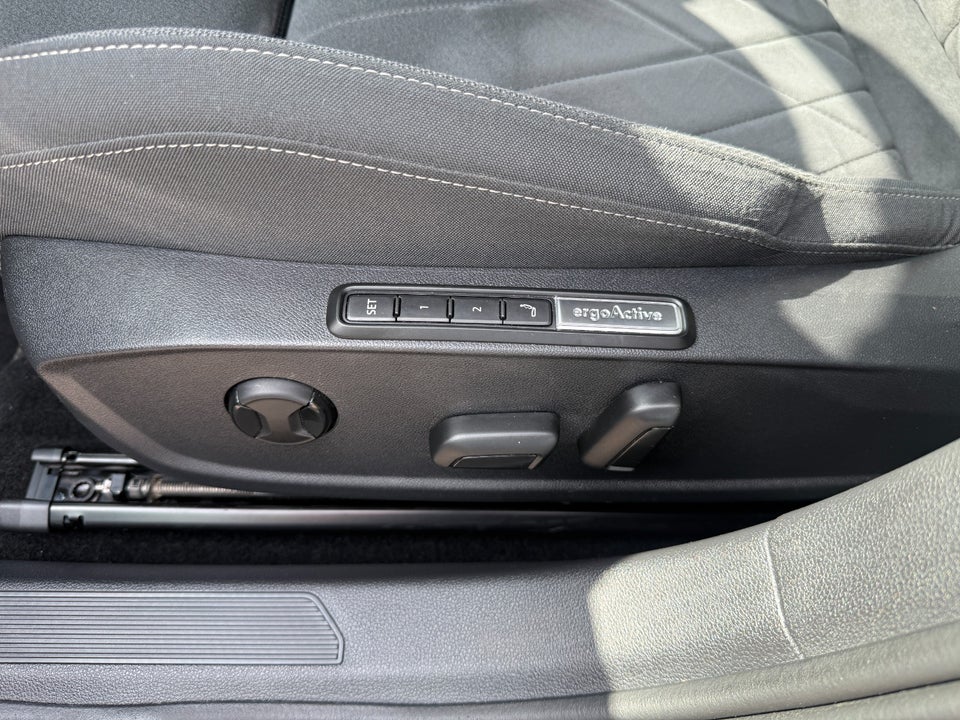 VW Golf VIII 1,4 eHybrid DSG 5d