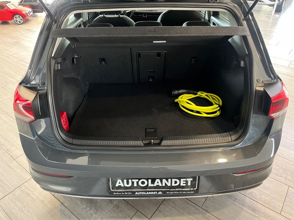 VW Golf VIII 1,4 eHybrid DSG 5d