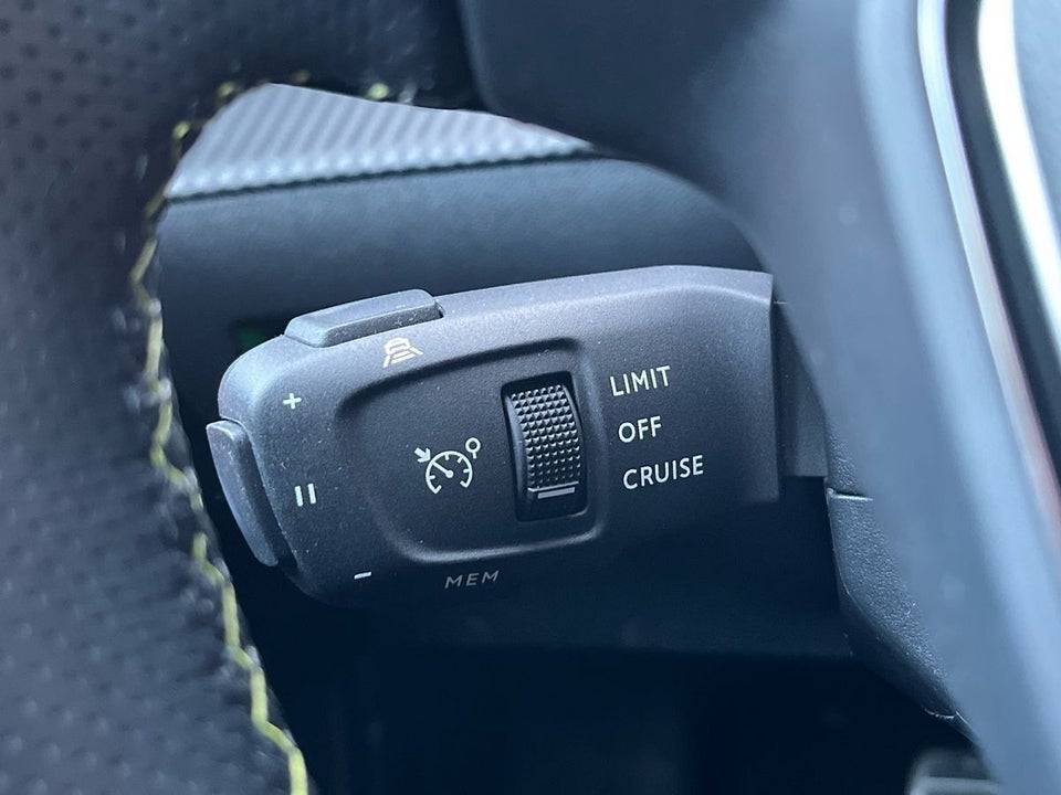 Peugeot e-2008 50 GT 5d