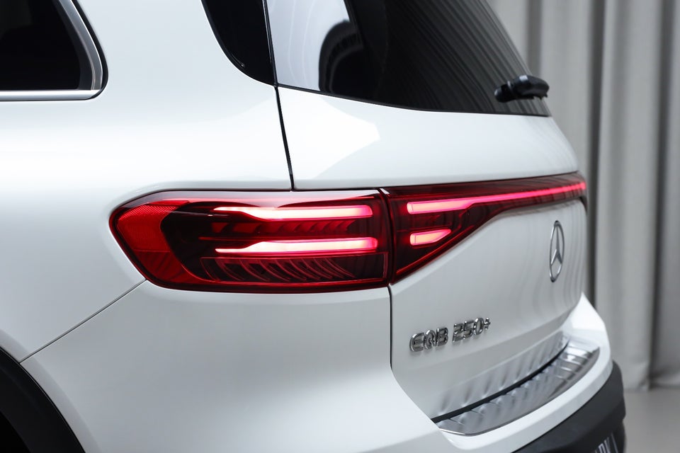 Mercedes EQB250+ AMG Advance 5d
