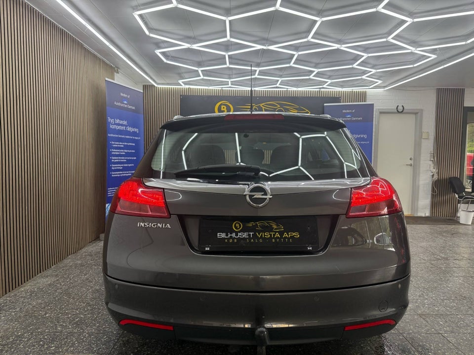 Opel Insignia 1,8 Edition Sports Tourer 5d