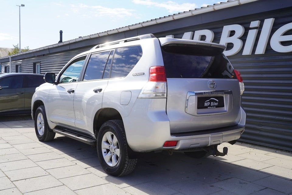 Toyota Land Cruiser 3,0 D-4D T3 aut. Van 5d