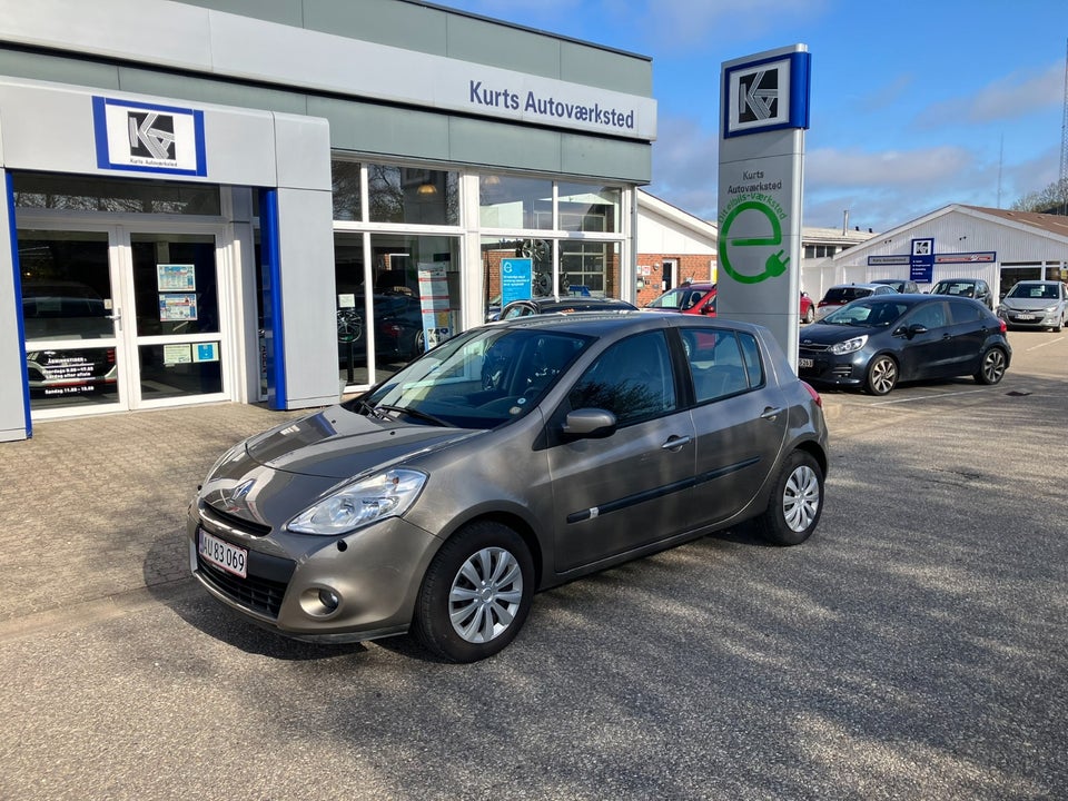 Renault Clio III 1,2 16V Advantage 5d