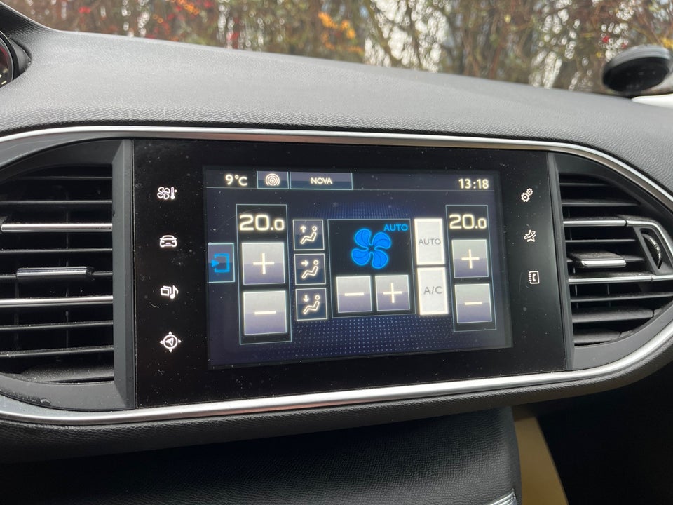 Peugeot 308 1,2 e-THP 130 Allure SW 5d