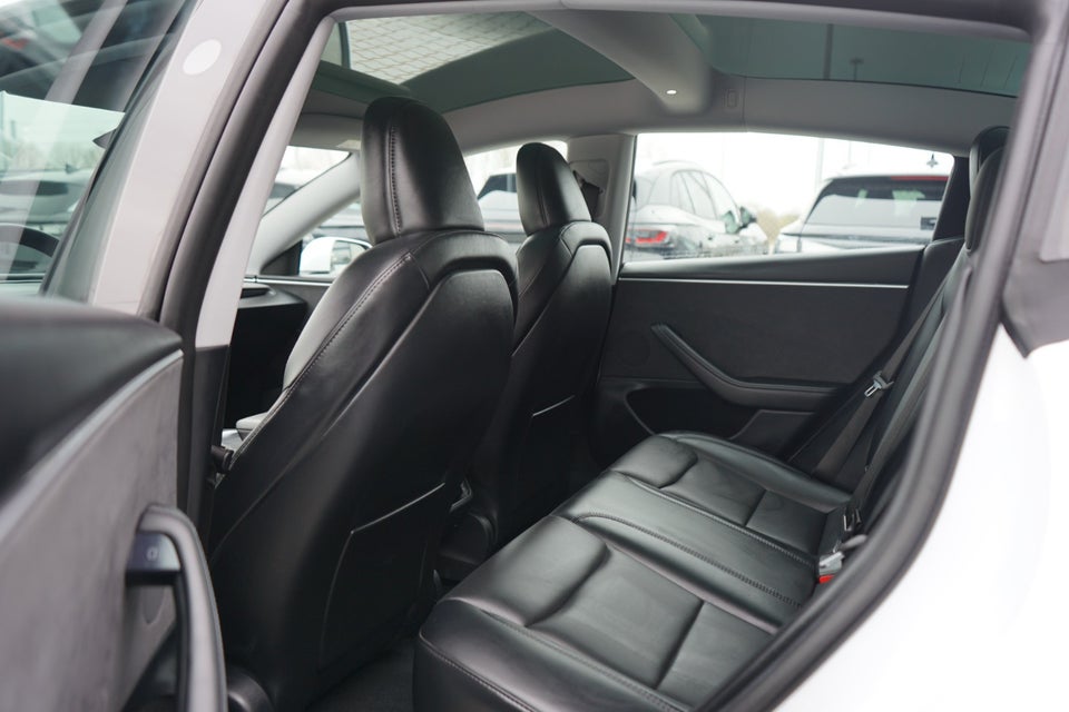 Tesla Model 3 Long Range AWD 4d