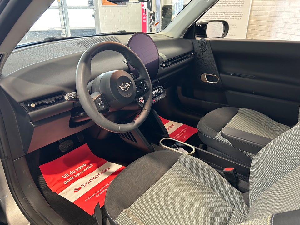 MINI Cooper SE Essential Trim 3d
