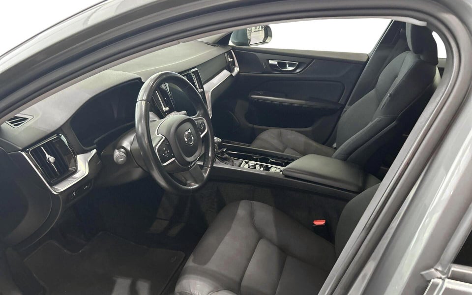 Volvo V60 2,0 T5 250 Momentum aut. 5d