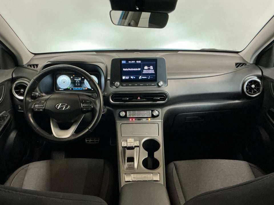 Hyundai Kona 39 EV Essential 5d