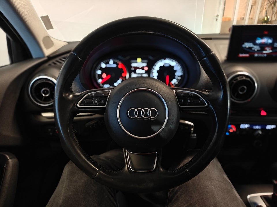 Audi A3 2,0 TDi 150 Ambition S-tr. 4d