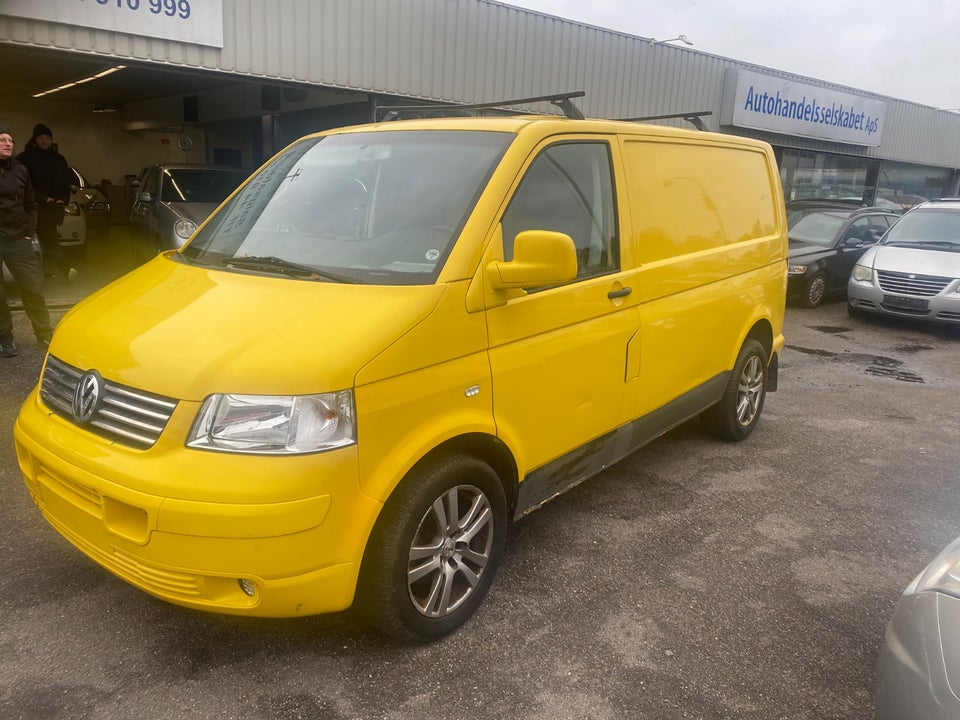 VW Transporter 1,9 TDi 104 Kassevogn kort 4d