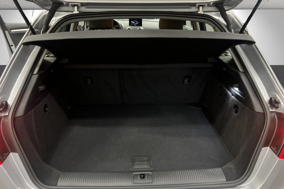 Audi A3 35 TFSi Sport Limited Sportback 5d