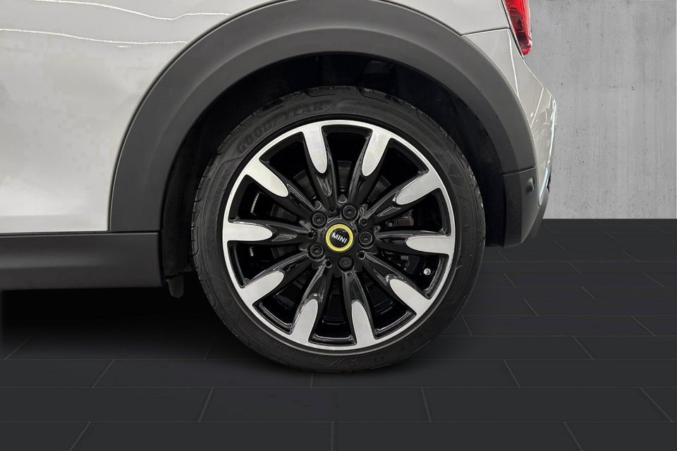 MINI Cooper SE Classic Trim 3d