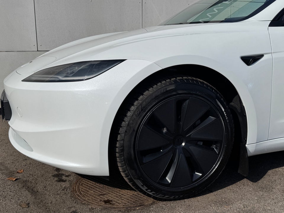 Tesla Model 3 RWD 4d