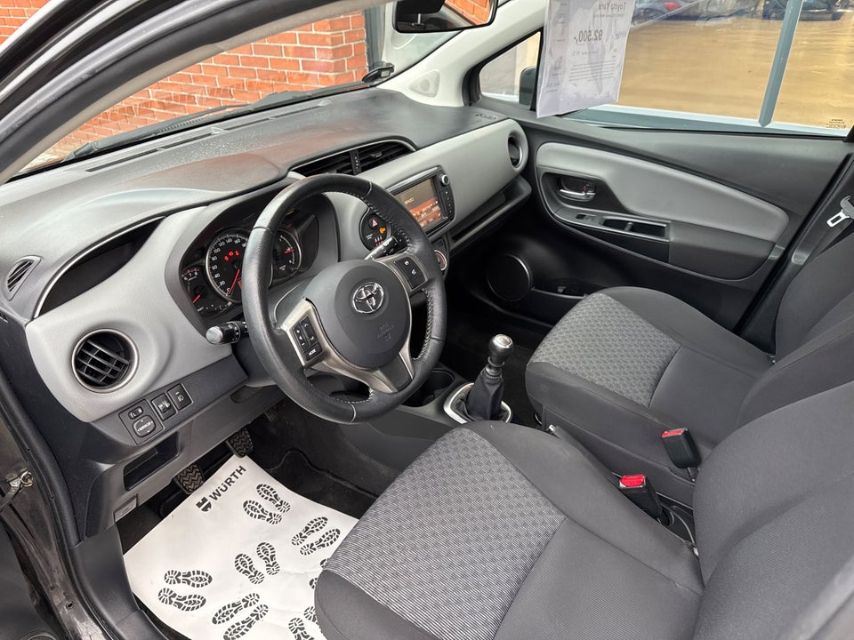 Toyota Yaris 1,3 VVT-i T2 Komfort 5d