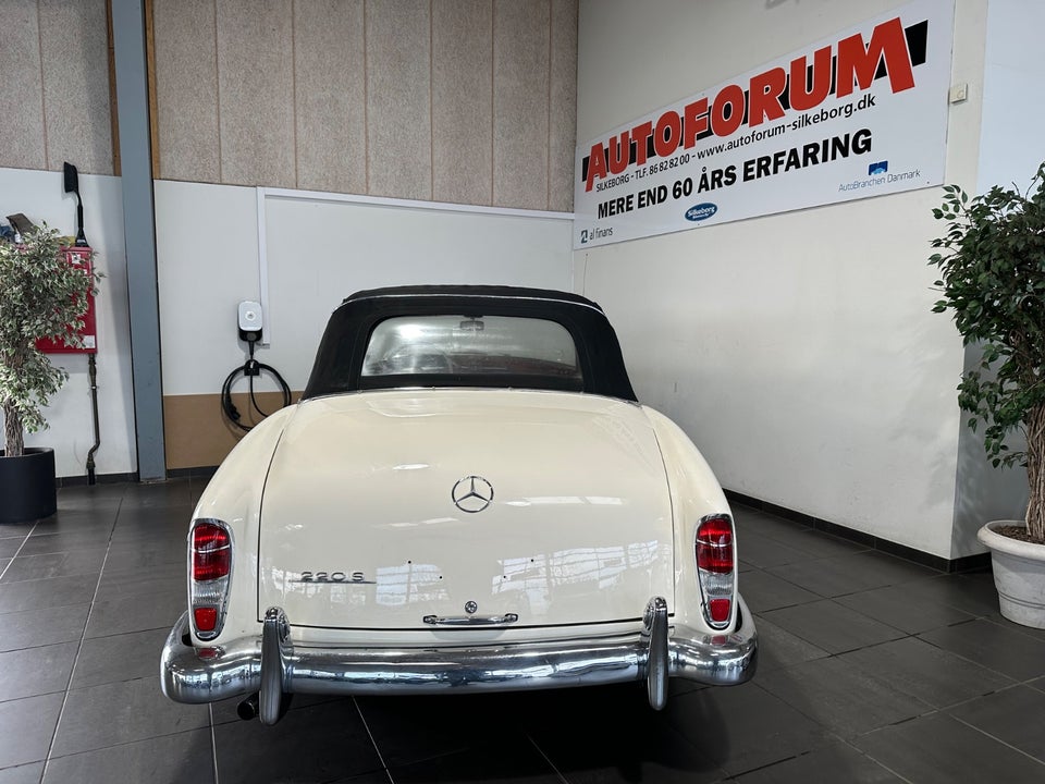 Mercedes 220 S 2,2 Ponton Cabriolet 2d