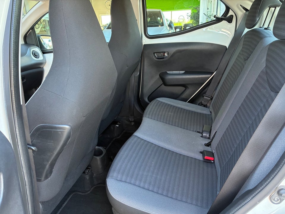 Toyota Aygo 1,0 VVT-i x-pression 5d