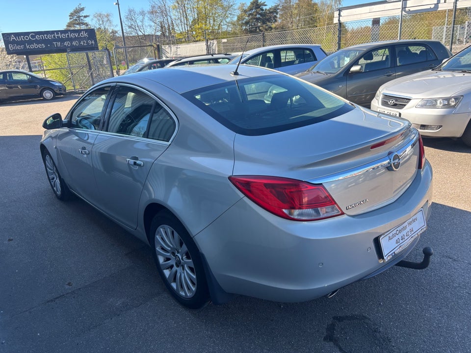 Opel Insignia 1,8 Edition 4d