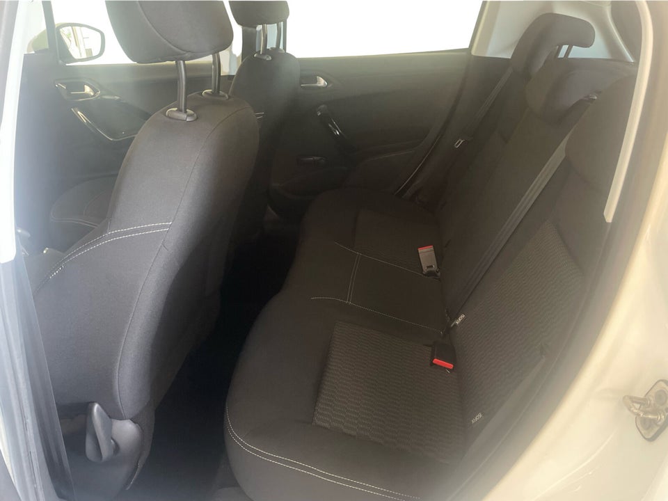 Peugeot 208 1,2 VTi 82 Strike 5d