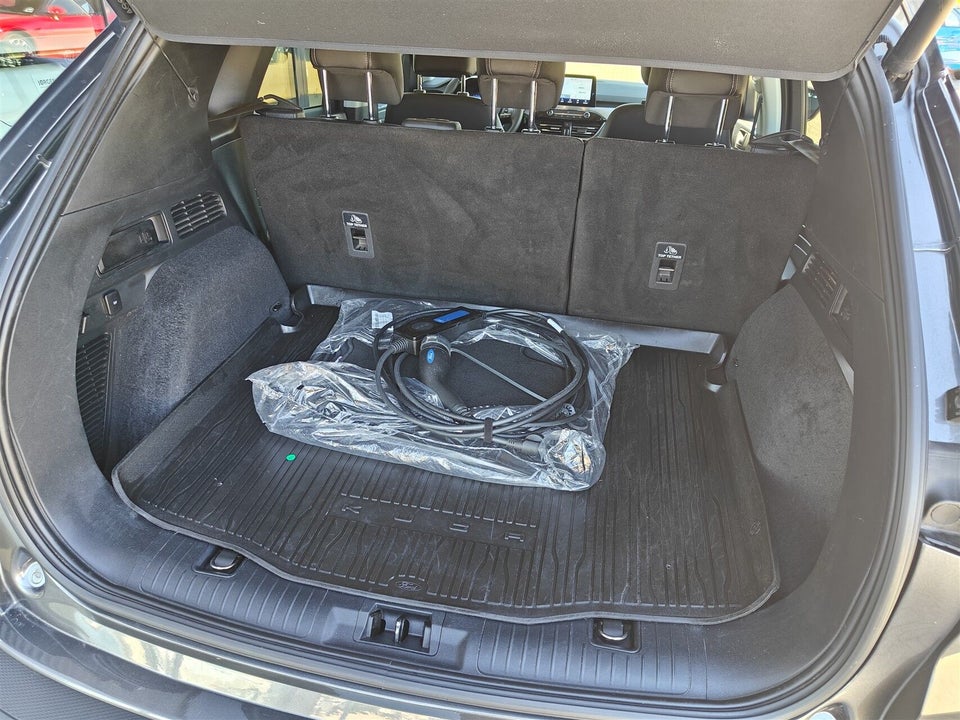 Ford Kuga 2,5 PHEV Titanium X CVT 5d