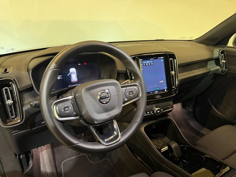 Volvo EX40 Twin Black Edition 5d