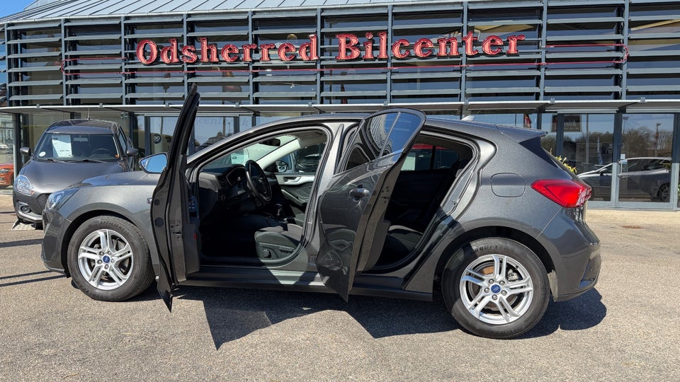 Ford Focus 1,0 EcoBoost Connected 5d