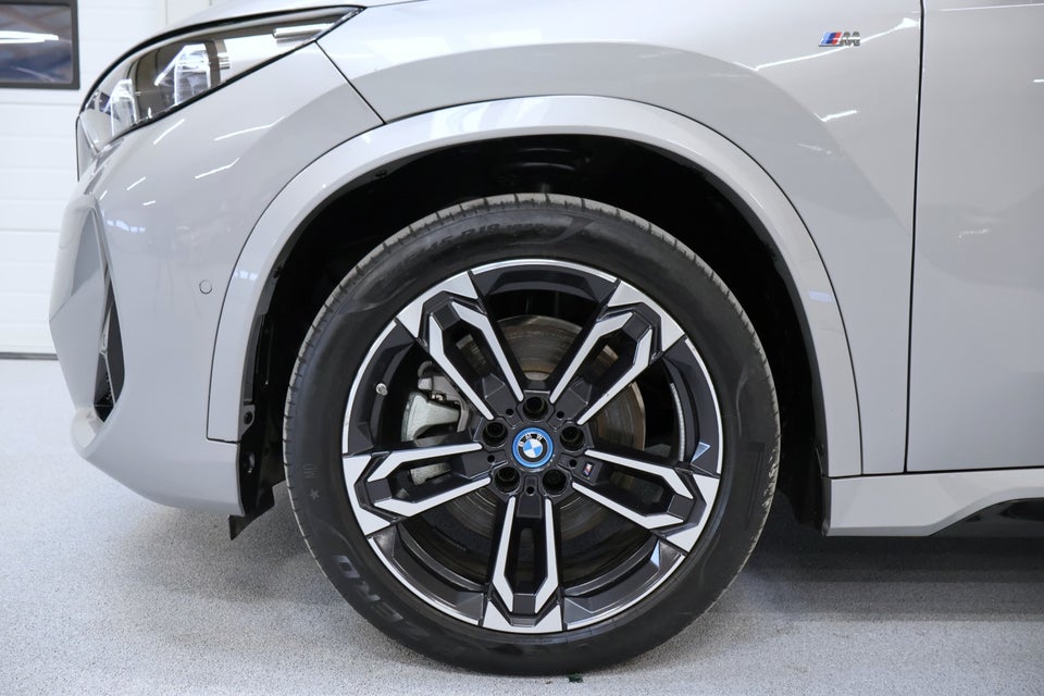BMW iX1 xDrive30 M-Sport 5d