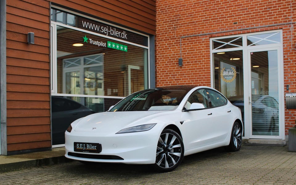 Tesla Model 3 RWD 4d