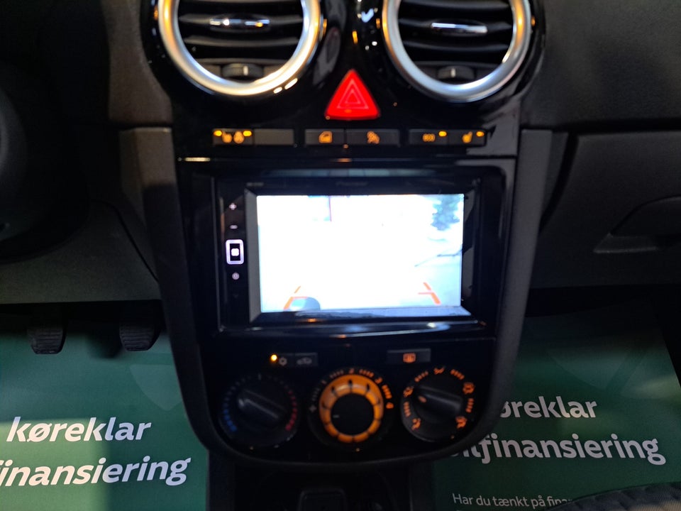 Opel Corsa 1,2 16V Cosmo 5d