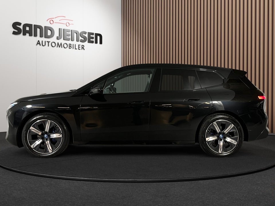 BMW iX xDrive40 Supercharged 5d