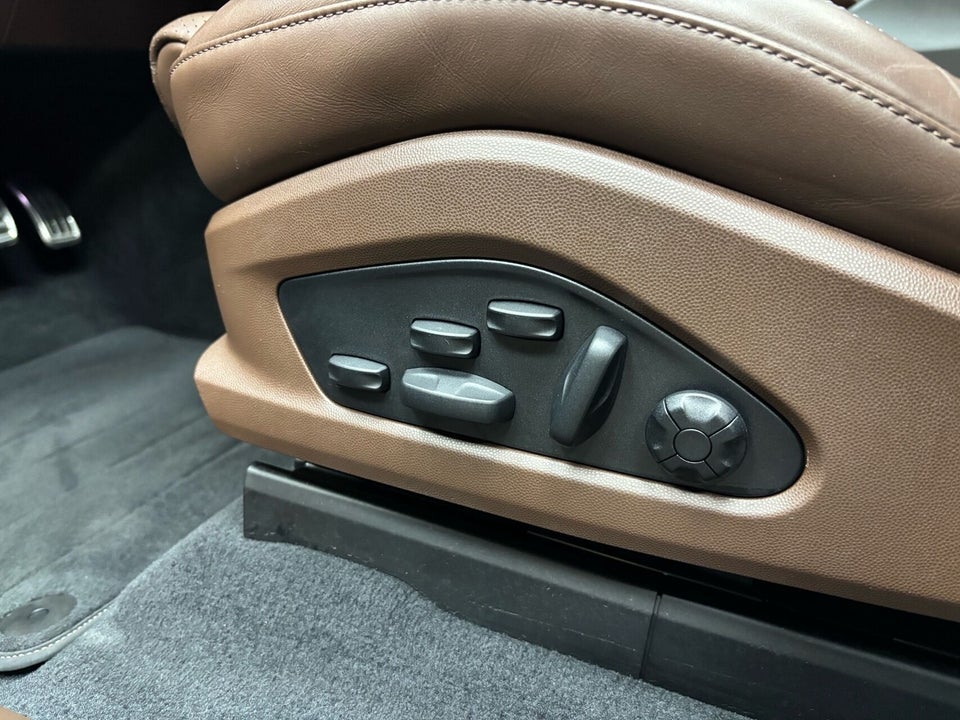 Porsche Macan Turbo 5d