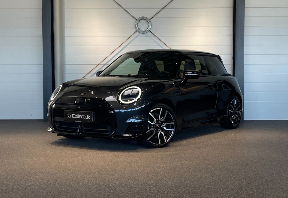 MINI Cooper E JCW Trim XL 3d