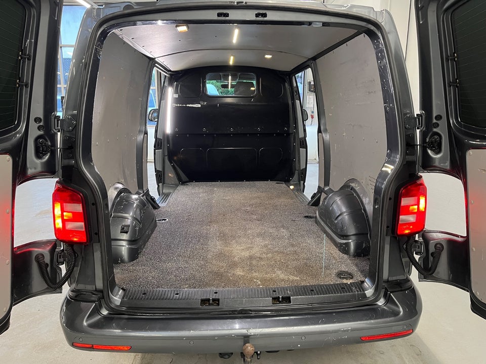 VW Transporter 2,0 TDi 204 Kassevogn DSG lang