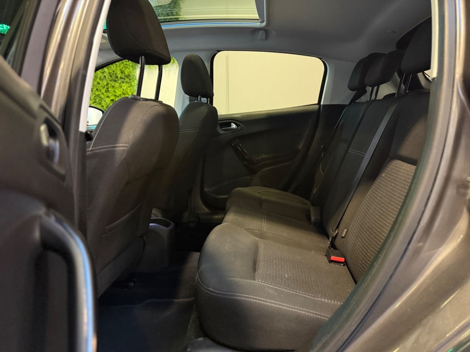 Peugeot 208 1,6 BlueHDi 100 Allure Sky 5d