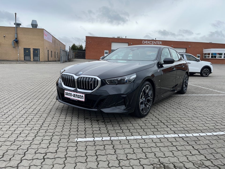 BMW i5 eDrive40 Fully Charged M-Sport 4d