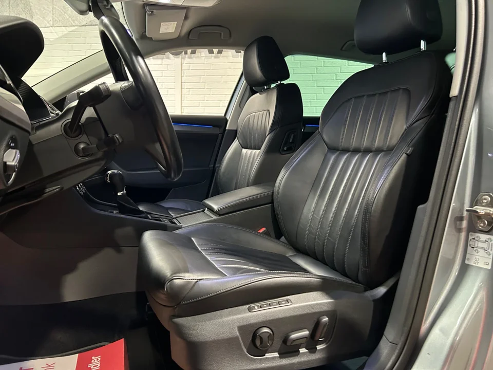 Skoda Superb 2,0 TDi 150 Style Combi DSG 5d