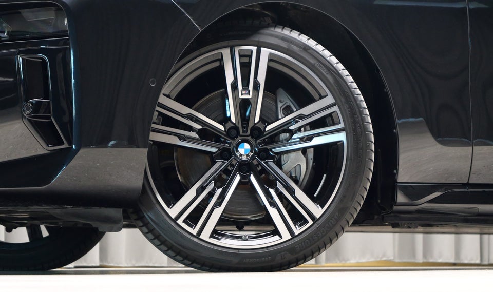 BMW i7 xDrive60 M-Sport 4d