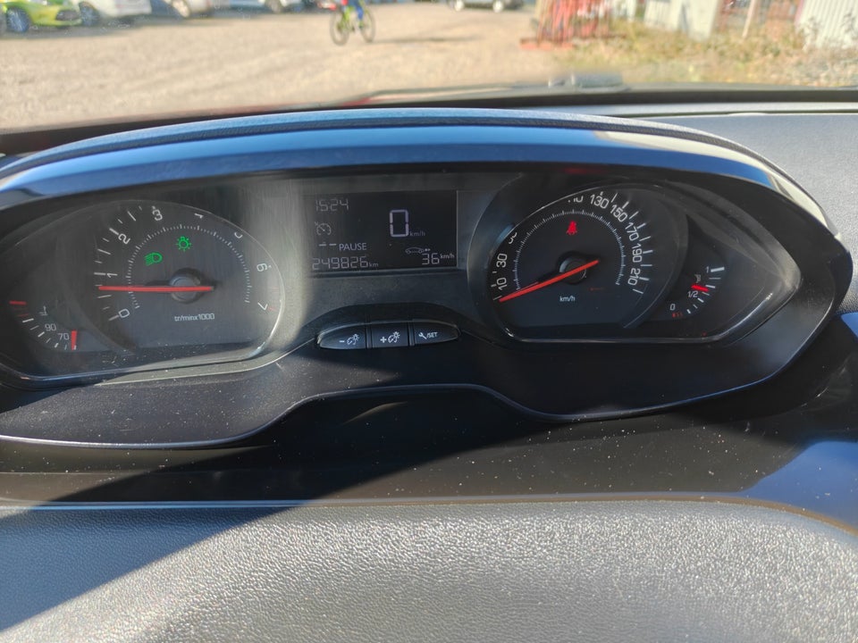 Peugeot 208 1,0 VTi Active 5d