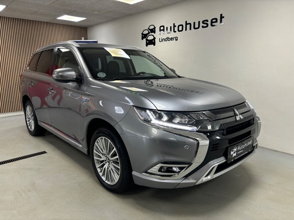 Mitsubishi Outlander 2,4 PHEV Intense CVT 4WD 5d