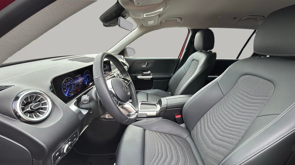 Mercedes EQB300 Progressive Advance Plus 4Matic 5d