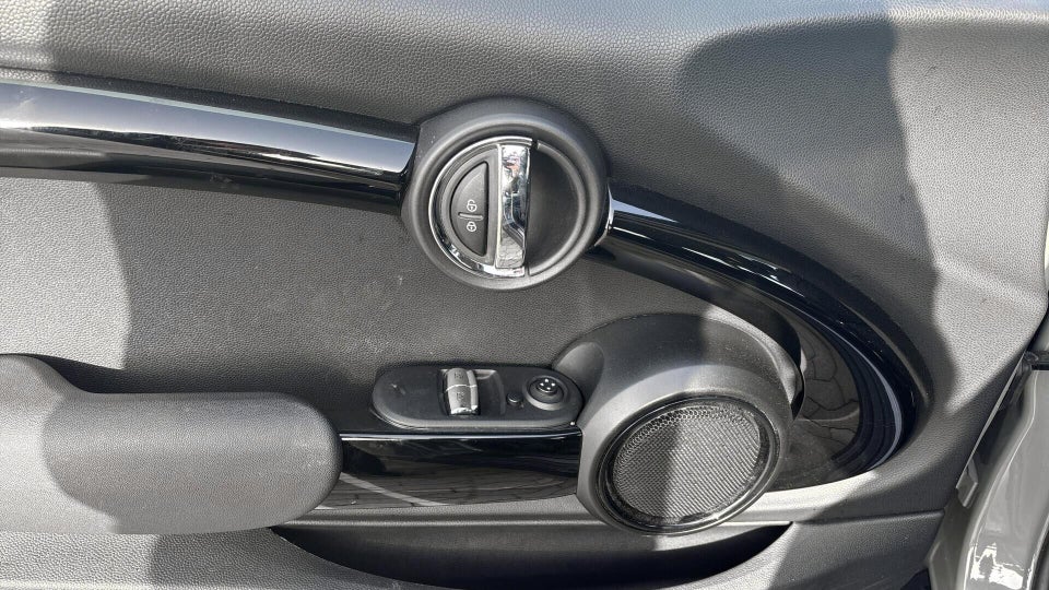 MINI Cooper SE Essential 3d