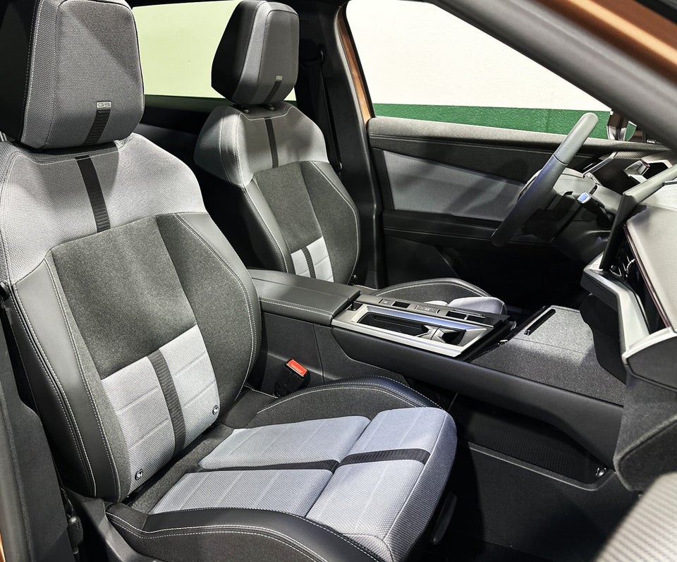 Opel Grandland-e 73 GS Sky 5d