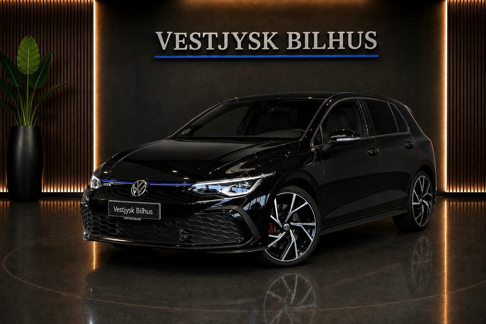 VW Golf VIII 1,4 GTE DSG 5d