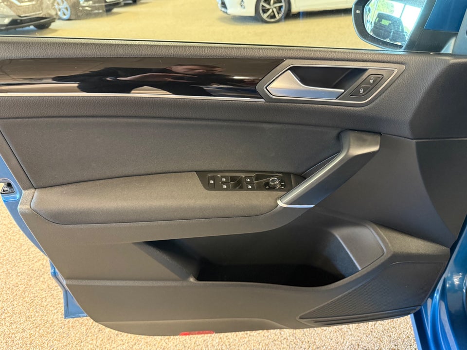 VW Touran 1,6 TDi 115 Highline DSG 7prs 5d