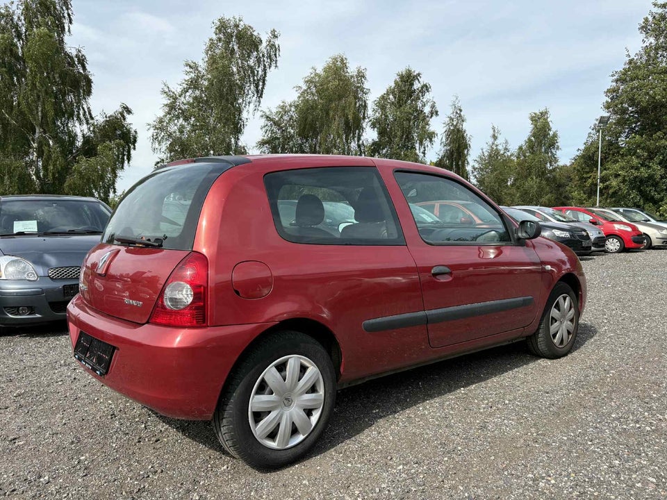 Renault Clio II 1,2 8V Authenique 3d