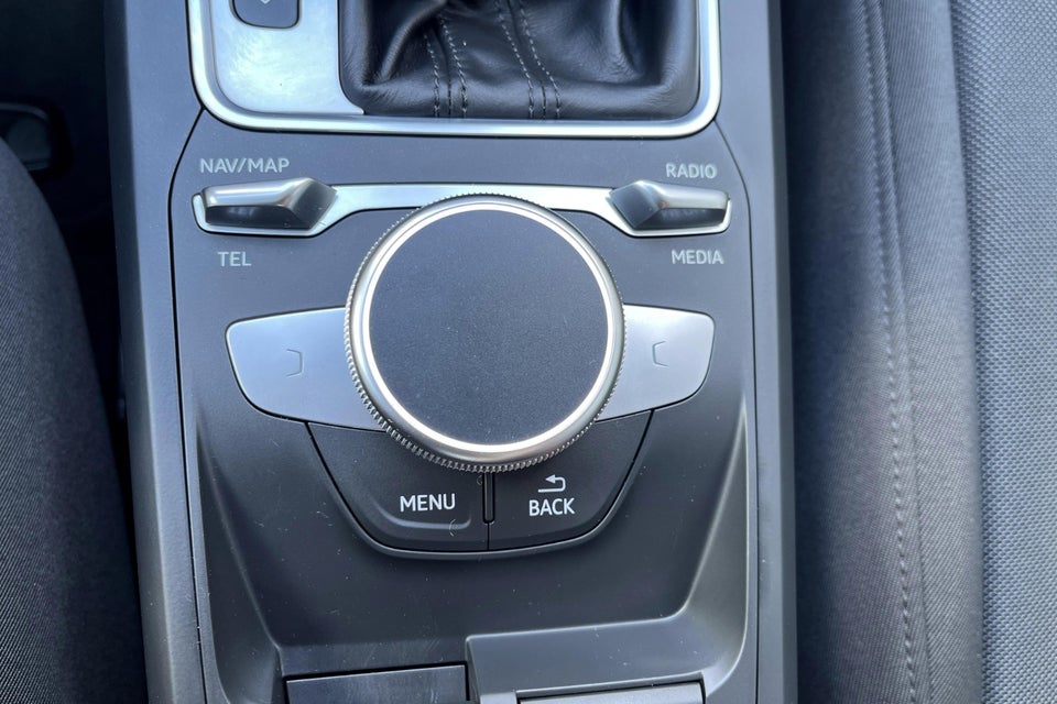 Audi Q2 35 TFSi Prestige S-tr. 5d