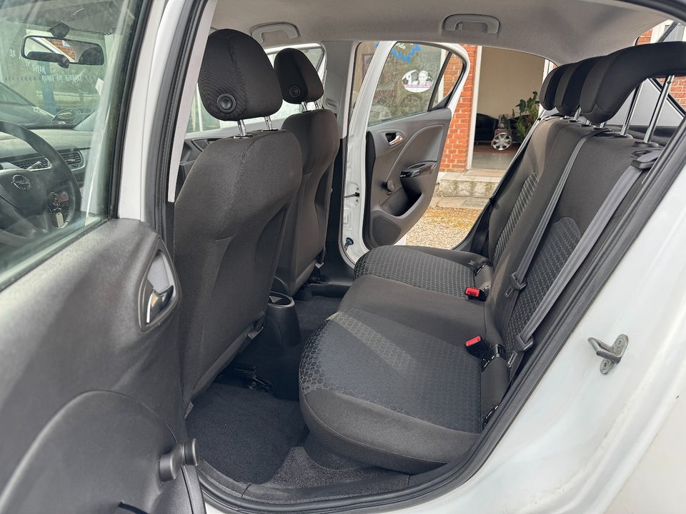 Opel Corsa 1,4 Essentia 5d